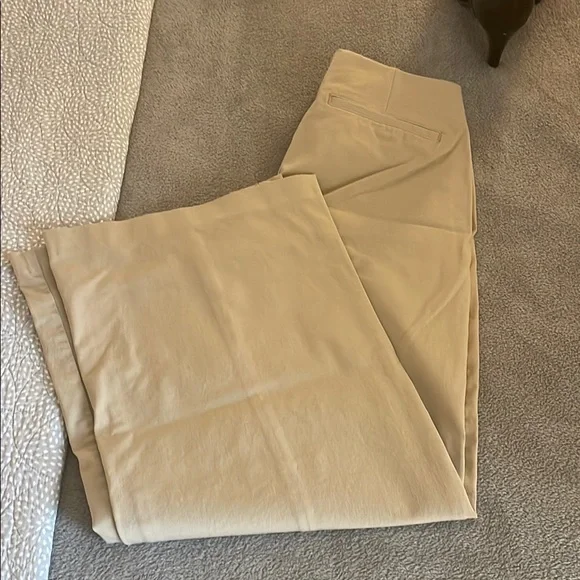 Old Navy High-Rise Pixie Wide-Leg Pants - Beige - Picture 3 of 3